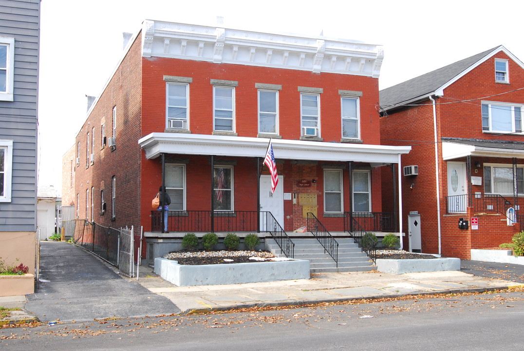 419 High St in Perth Amboy, NJ - Building Photo