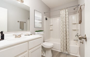 Phoenix Point Townhomes in Columbus, OH - Foto de edificio - Building Photo