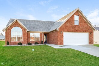 4406 Leaf Cir in Sellersburg, IN - Building Photo - Building Photo