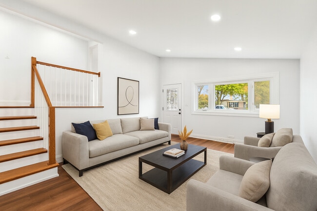 26 N Craig Pl in Lombard, IL - Building Photo - Building Photo