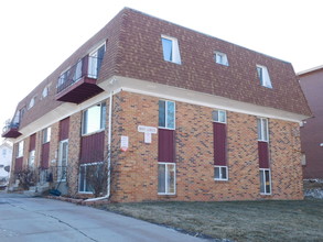 Fleetwood Apartments in Omaha, NE - Building Photo - Building Photo