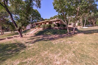 1231 Bow Creek Dr in Duncanville, TX - Building Photo - Building Photo