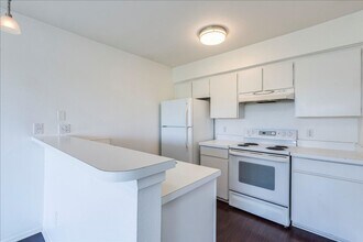 6910 Hart Ln in Austin, TX - Building Photo - Building Photo