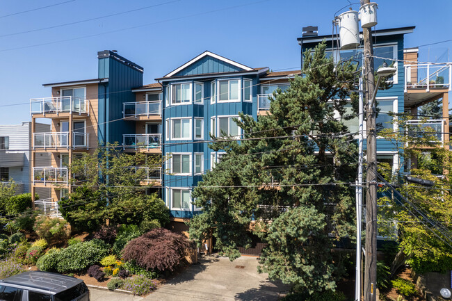 GREENLAKE CONDOMINIUM in Seattle, WA - Foto de edificio - Building Photo