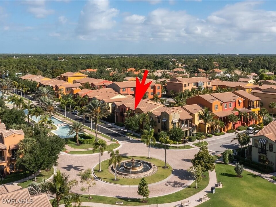 9071 Albion Ln N in Naples, FL - Building Photo