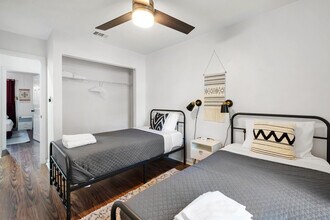 1338 Nylic St, Unit SI ID1319908P in Tallahassee, FL - Building Photo - Building Photo