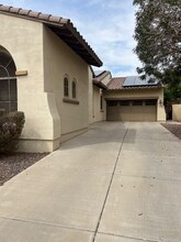 15390 W Old Oak Ln in Surprise, AZ - Building Photo - Building Photo