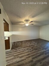 332 N Westfield St in Visalia, CA - Building Photo - Building Photo