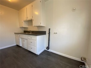1004 W Lowen St in Los Angeles, CA - Building Photo - Building Photo
