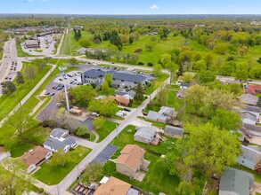 6207 N Northmoor Ct, Unit 6205 in Peoria, IL - Foto de edificio - Building Photo