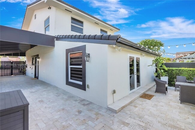 10365 SW 9th Terrace in Miami, FL - Building Photo - Building Photo