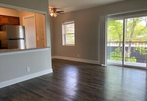 153 Thierman Ln in St Matthews, KY - Building Photo