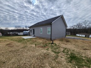 698 Miriah Dr in McMinnville, TN - Building Photo - Building Photo