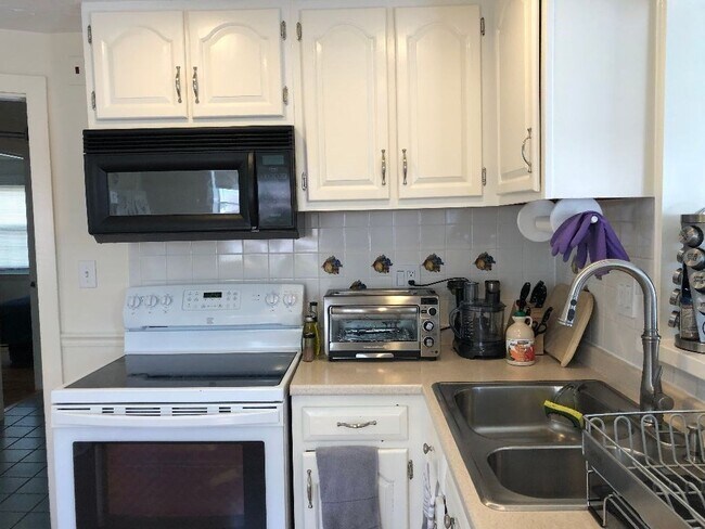 360 Waltham St in Lexington, MA - Building Photo - Building Photo