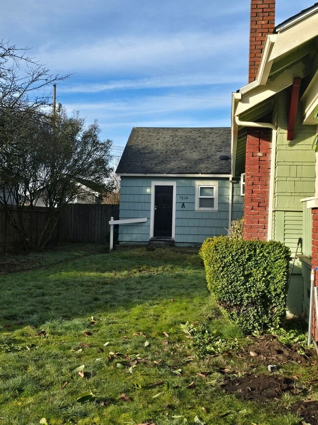 property at 7214 S Alder St