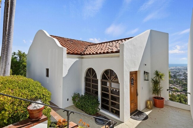 60 Loma Media Rd in Santa Barbara, CA - Building Photo - Building Photo