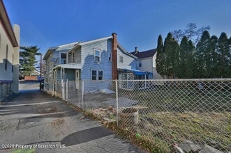 418 W Market St in Scranton, PA - Building Photo - Building Photo