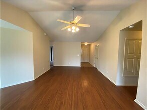 1103 Ryan St in Bentonville, AR - Foto de edificio - Building Photo