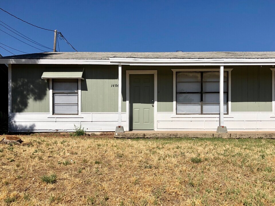 1406 Goliad St in Big Spring, TX - Building Photo