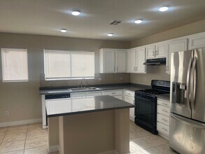 6726 Montezuma Castle Ln in North Las Vegas, NV - Building Photo - Building Photo