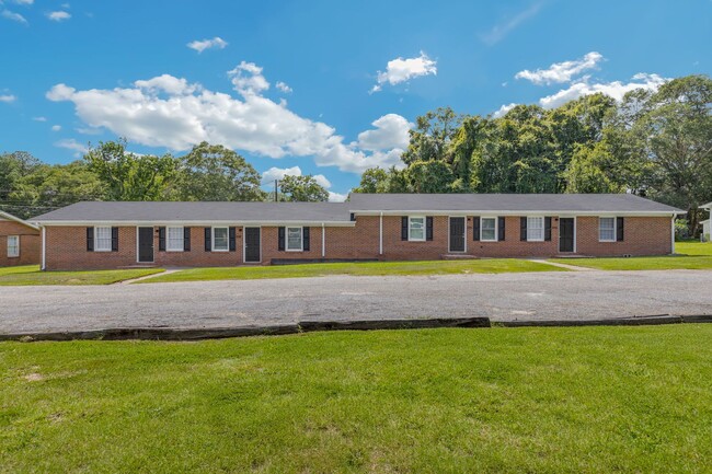 Fairview Commons in Fountain Inn, SC - Foto de edificio - Building Photo