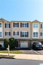 2512 Gila Dr in Easton, PA - Building Photo - Building Photo