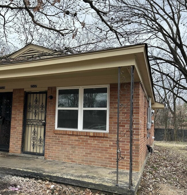 property at 2507 Staten Ave