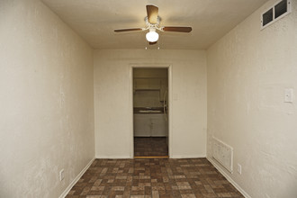 Villa de Oro Apartments in Dallas, TX - Building Photo - Interior Photo