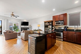 921 N Damen Ave, Unit 3 in Chicago, IL - Building Photo - Building Photo