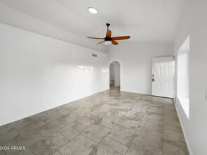 1055 N Recker Rd in Mesa, AZ - Building Photo - Building Photo