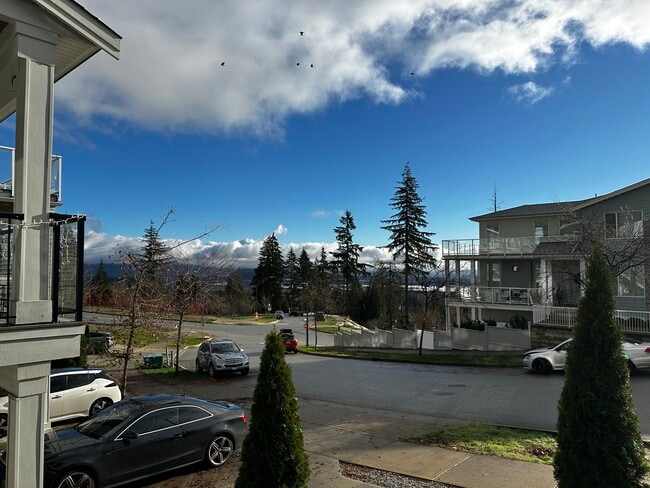 3575 Brownlee Av in Coquitlam, BC - Building Photo - Building Photo