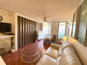 2240 Kuhio Ave. in Honolulu, HI - Building Photo - Building Photo