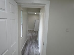 1020 W Market St, Unit 2 in Pottsville, PA - Building Photo - Building Photo