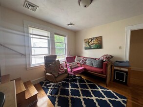 129 Albion St, Unit 2 in Somerville, MA - Building Photo - Building Photo