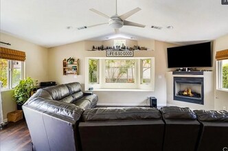 283 N Highland St in Orange, CA - Foto de edificio - Building Photo