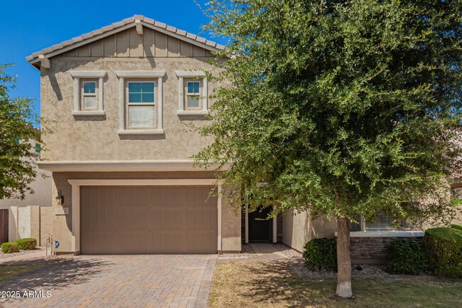 property at 922 W Yellowstone Way