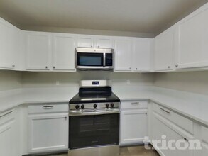 423 Lazy Ln in Montgomery, TX - Building Photo - Building Photo