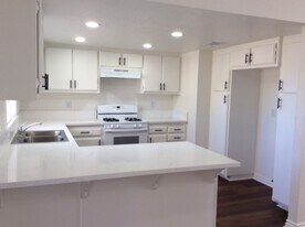 2143 W Avenue K15 in Lancaster, CA - Building Photo