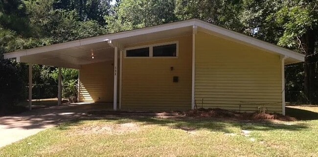 property at 1325 Woody Dr