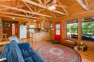 1043 Lewis Ln in Dale, TX - Building Photo - Building Photo