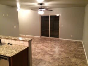 211 Ashley Dr in Edmond, OK - Foto de edificio - Building Photo