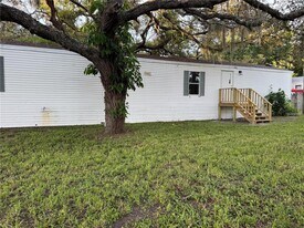 9053 Bourbon St in New Port Richey, FL - Building Photo