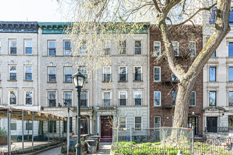 840 Eastern Pky in Brooklyn, NY - Building Photo - Building Photo