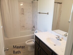 5666 United Ct in Gulf Breeze, FL - Building Photo - Building Photo