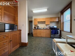 22 Wallingford Rd, Unit 3 in Boston, MA - Foto de edificio - Building Photo