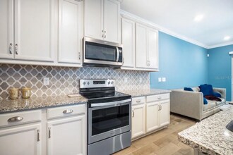2859 Grand Kemerton Pl in Tampa, FL - Building Photo - Building Photo