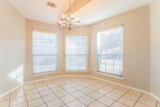 1148 Browntop St in Crowley, TX - Foto de edificio - Building Photo