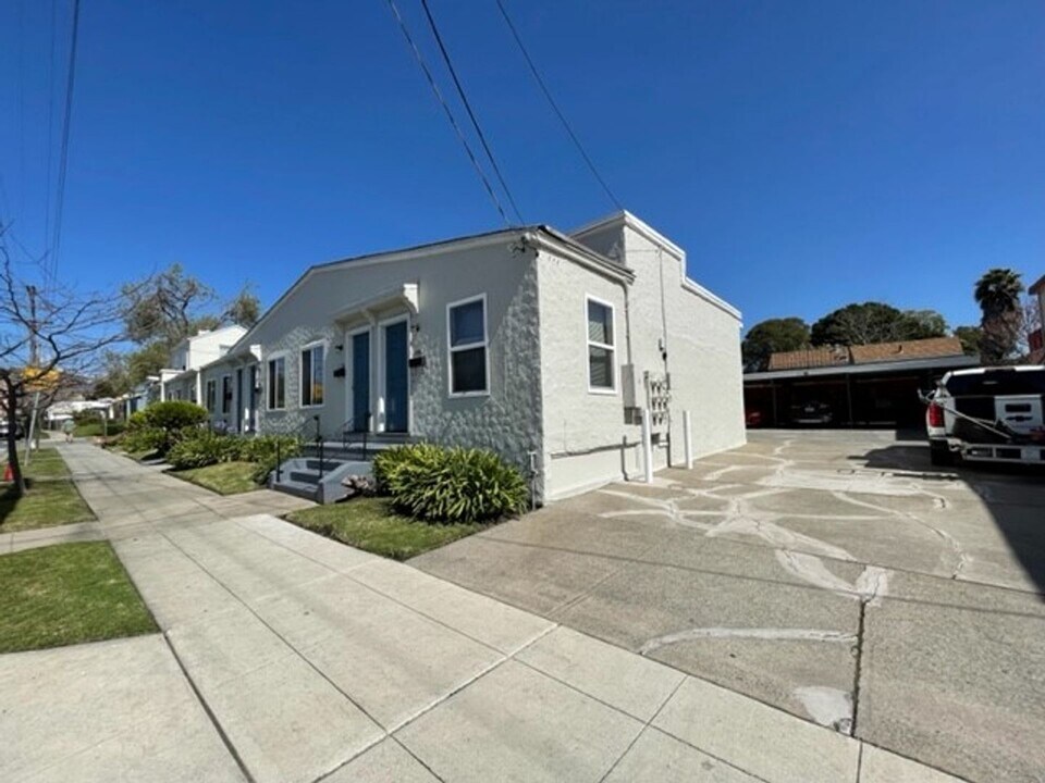 2613 Sacramento St in Berkeley, CA - Building Photo