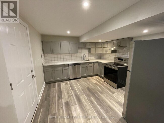 262 Annette St in Toronto, ON - Building Photo - Building Photo