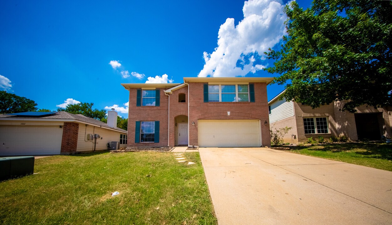 1218 Post Oak Trail in Anna, TX - Building Photo